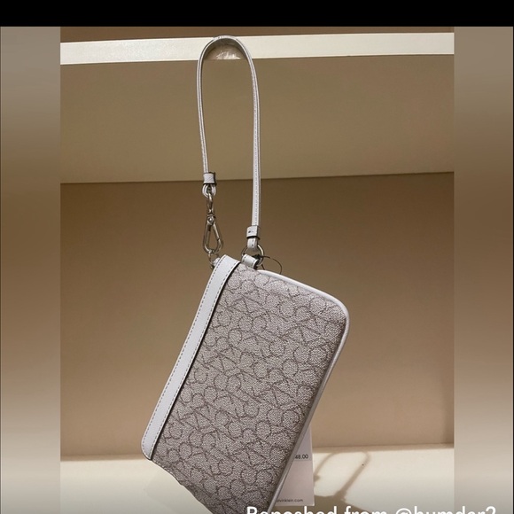 NWT Calvin Klein wristlet plus bag tag - Picture 4 of 9